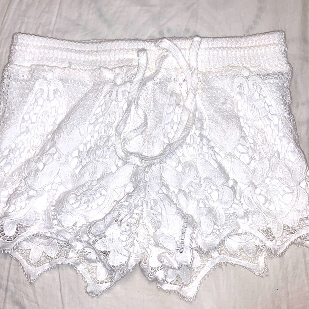 white lace shorts